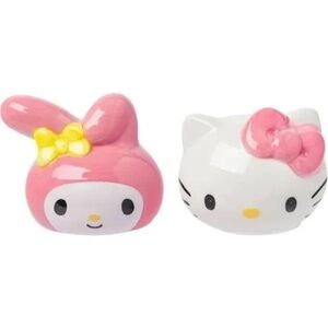 NWT Hello Kitty Sanrio 💕 Salt & Pepper ceramic shakers Kitty and Melody